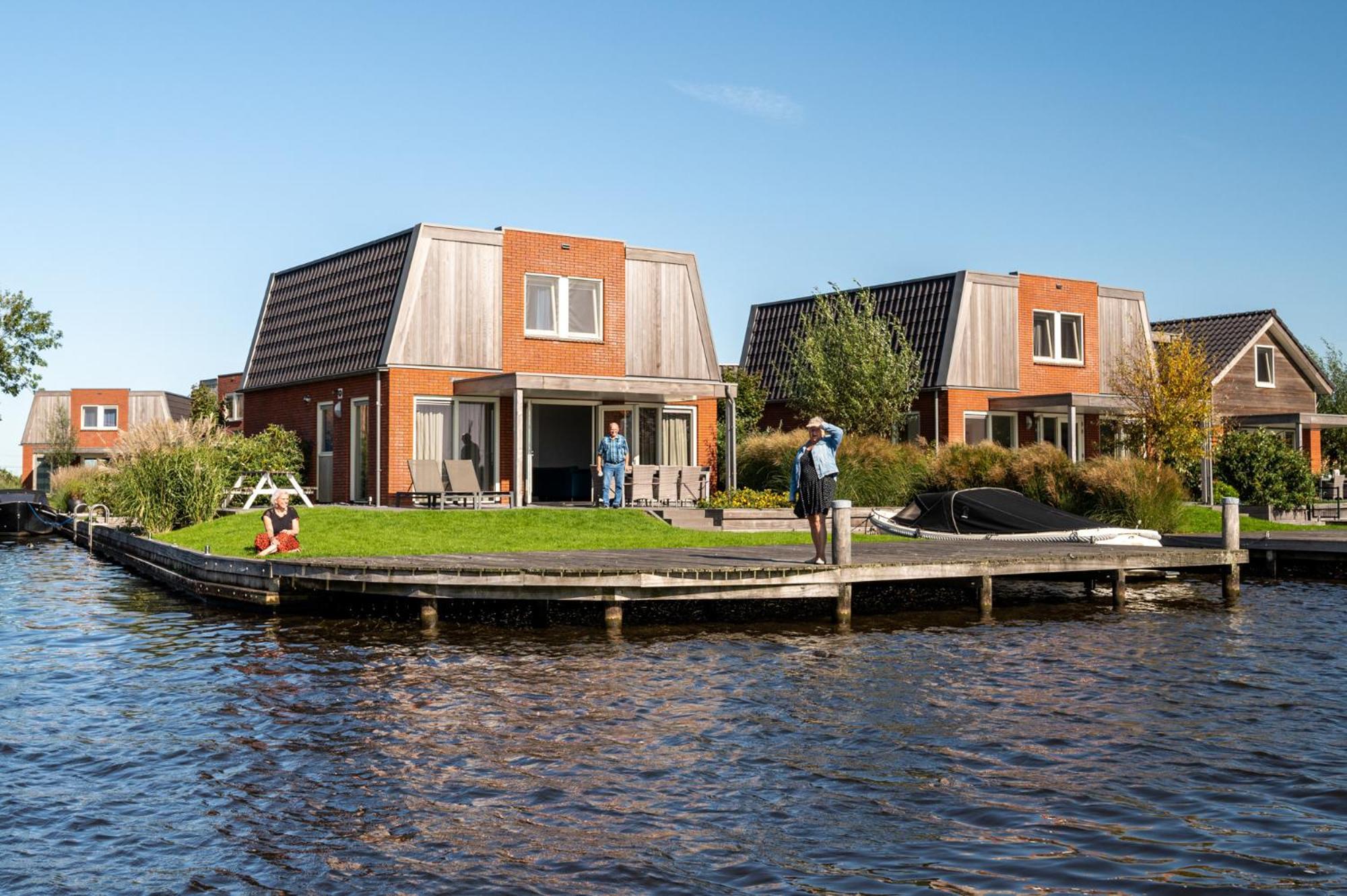 Recreatiepark Tusken De Marren Hotell Akkrum Exteriör bild