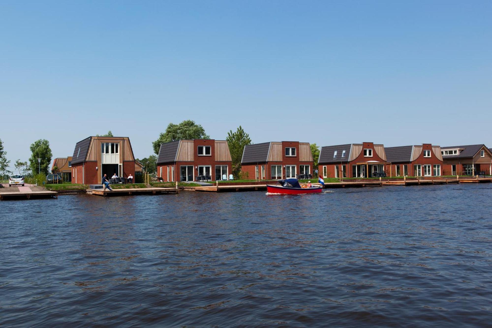 Recreatiepark Tusken De Marren Hotell Akkrum Exteriör bild